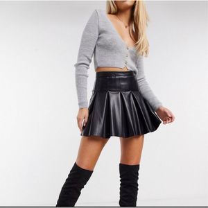 NWT Kendall & Kylie Faux Leather Pleated Black Mini Skirt Womens Size XS